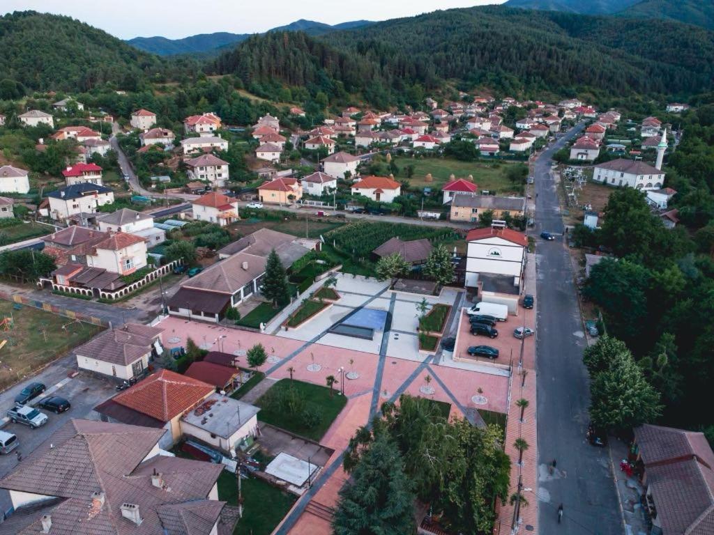 Бялата Къща Hotel Chakalarovo Eksteriør billede