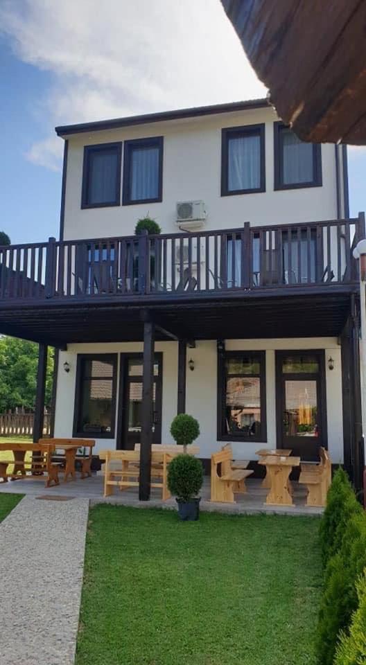 Бялата Къща Hotel Chakalarovo Eksteriør billede